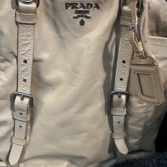 Prada cream 2way leather tote. With authenticity card and entrupy certif… - Picture 4 of 5